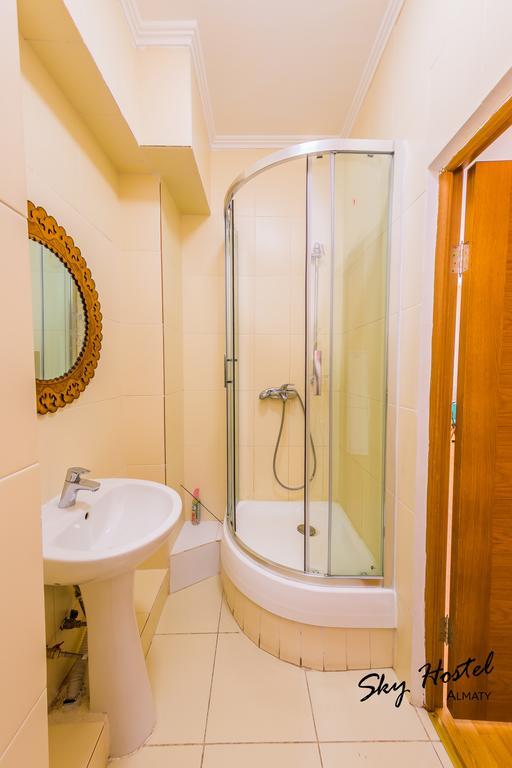 Sky Hostel アルマトイ エクステリア 写真